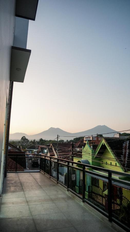Wangi Homestay Banyuwangi  Extérieur photo