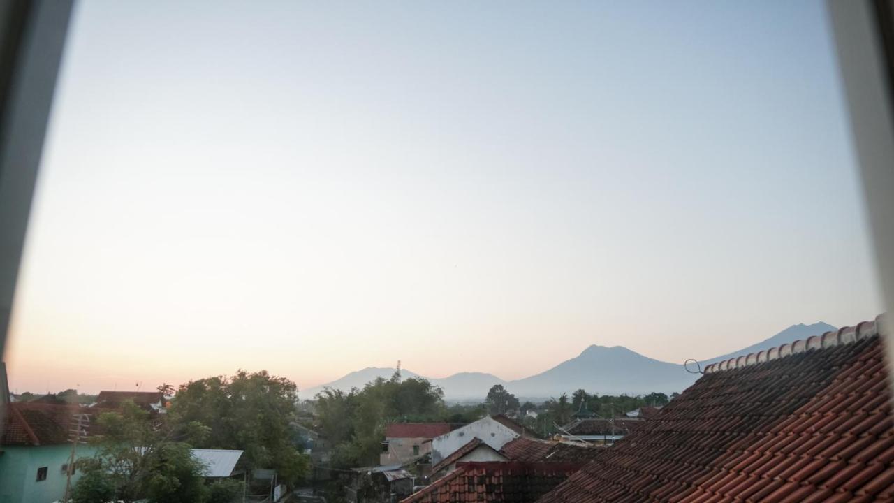 Wangi Homestay Banyuwangi  Extérieur photo